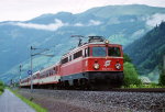 Lokomotiva: 1042.691-4 | Vlak: R 4915 ( Schwarzach-St.Veit - Villach Hbf. ) | Msto a datum: Dorfgastein 06.08.1996