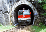 Lokomotiva: 1044.226-7 | Vlak: EC 160  Maria Theresia ( Wien Westbf. - Zrich HB ) | Msto a datum: Dalaas 15.06.1993
