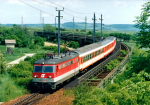 Lokomotiva: 1046.007-9 | Vlak: R 2107 ( Sigmundsherberg - Wien Nord ) | Msto a datum: Limberg-Maissau 25.06.1996