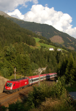 Lokomotiva: 1116.266-6 | Vlak: OEC 110 ( Klagenfurt Hbf. - Mnchen Hbf. ) | Msto a datum: Oberfalkenstein 18.08.2009