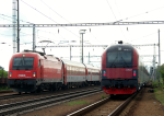 Lokomotiva: 1216.210, 80-90 711 | Vlak: EC 77 Gustam Klimt ( Praha-Holeovice - Wien Sdbf. ) | Msto a datum: Velim (CZ) 11.05.2009