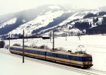 Lokomotiva: 4030.322-4 | Vlak: R 5010 ( Salzburg Hbf. - Wrgl Hbf. ) | Msto a datum: Kirchberg in Tirol 05.02.1999
