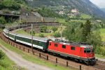 Lokomotiva: Re 4/4 11238 | Vlak: IR 2173 ( Basel SBB - Locarno ) | Msto a datum: Wassen 20.06.2006