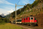 Lokomotiva: Re 4/4 11303 | Vlak: IR 2166 ( Bellinzona - Basel SBB ) | Msto a datum: Intschi 03.06.2009