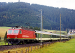 Lokomotiva: Re 446.448-3 | Vlak: D 2568 Voralpen-Express ( Romanshorn - Luzern ) | Msto a datum: Biberbrugg 29.10.1995