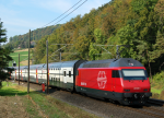 Lokomotiva: Re 460.023-5 | Vlak: IC 974 ( Interlaken Ost - Basel SBB ) | Msto a datum: Tecknau 28.09.2009