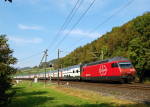 Lokomotiva: Re 460.098-7 | Vlak: IC 1075 ( Basel SBB - Interlaken Ost ) | Msto a datum: Tecknau 28.09.2009