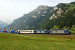 Lokomotiva: Re 465.018-0 + Re 465.005-7 | Vlak: IM 43612 ( Novara - Freiburg i.Breisgau ) | Msto a datum: Frutigen 20.06.2006