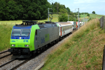 Lokomotiva: Re 485.016-0 | Vlak: IM 43617 ( Freiburg i.Breisgau - Novara ) | Msto a datum: Kumm 19.06.2006