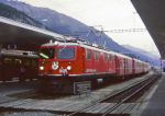 Lokomotiva: Ge 4/4 605 | Vlak: R 290 ( Scuol-Tarasp - St.Moritz ) | Msto a datum: Samedan 07.08.1994