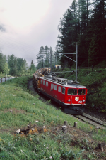 Lokomotiva: Ge 6/6 704 | Vlak: G 5313 ( Landquart - Samedan ) | Msto a datum: Preda 05.07.1995