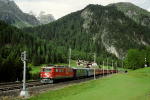 Lokomotiva: Ge 6/6 705 | Vlak: D 515 ( Chur - St.Moritz ) | Msto a datum: Preda 13.09.2001