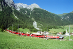 Lokomotiva: Ge 6/6 707 | Vlak: D 530 ( St.Moritz - Chur ) | Msto a datum: Bergn/Bravuogn 19.07.2003