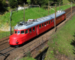 Lokomotiva: Rae 4/8 1021 | Vlak: Sdz 33041 ( Zrich HB - Locarno ) | Msto a datum: Wassen 08.09.2007