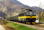 Lokomotiva: 163.048-2 | Vlak: R 245 Detvan ( Praha hl.n. - Zvolen os.st.) | Msto a datum: Vrtky zastvka (SK) 15.04.1998