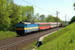 Lokomotiva: 363.024-1 | Vlak: EC 136 nsl Antonn Dvok ( Wien Sdbf. - Praha-Holeovice ) | Msto a datum: Valy u Peloue 10.05.2006