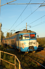 Lokomotiva: 452.013-6 | Vlak: Os 9141 ( Praha hl.n. - Beneov u Prahy ) | Msto a datum: tykoly 16.10.2006