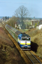 Lokomotiva: 754.006-5 | Vlak: Os 7414 ( Plze hl.n. - Domalice ) | Msto a datum: Chotov u Stoda 08.03.2002
