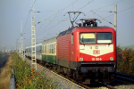 Lokomotiva: 112.130-0 | Vlak: IR 2203 Rennsteig ( Berlin Hbf. - Wrzburg Hbf. ) | Msto a datum: Arnstadt Hbf. 26.10.1996