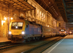 Lokomotiva: 1047.009 ( 470.009 ), V43.1011 ( 431.011 ) | Vlak: EC 148 Lehr ( Budapest Kel.pu. - Wien Westbf. ), IC 808 Pte ( Budapest Kel.pu. - Pcs ) | Msto a datum: Budapest Kel.pu.   16.11.2015