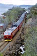 Lokomotiva: Di 4 653 | Vlak: Rt 452 ( Bodo - Trondheim ) | Msto a datum: Fauske 28.05.1997