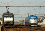 Lokomotiva: 189.154 ( PKP Cargo ) , 380.012-5 | Vlak: Nex 46741, EC 105 Sobieski ( Warszawa Wsch. - Wien Westbf. ) | Msto a datum: Suchdol nad Odrou (CZ) 18.04.2012