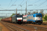 Lokomotiva: 189.842 ( PKP Cargo ), 380.008-3 | Vlak: Pn 148379 ( Omarska - Ostrava-Bartovice ), EC 104 Sobieski ( Wien Westbf. - Warszawa Wsch. ) | Msto a datum: Prosenice (CZ) 28.04.2012