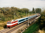 Lokomotiva: 350.001-4 | Vlak: EC 170 Hungaria ( Budapest Kel.pu. - Berlin Ostbf. ) | Msto a datum: Cerhenice (CZ) 06.09.2000