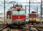 Lokomotiva: 350.018-8, 371.005-0 | Vlak: EC 174 Jan Jesenius ( Budapest Kel.pu. - Hamburg-Altona ) | Msto a datum: Praha hl.n. (CZ) 13.04.2013