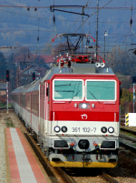Lokomotiva: 361.102-7 | Vlak: R 603 ingov ( Bratislava hl.st. - Koice ) | Msto a datum: Vrtky 21.10.2013