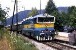 Lokomotiva: 754.055-2 | Vlak: R 811 Horehronec ( Bratislava hl.st. - Trebiov ) | Msto a datum: Dedinky 13.08.1994
