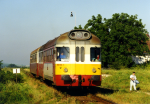 Lokomotiva: 850.018-3 | Vlak: Os 5404 ( Trenn - Topoany ) | Msto a datum: Soblahov 09.08.1998